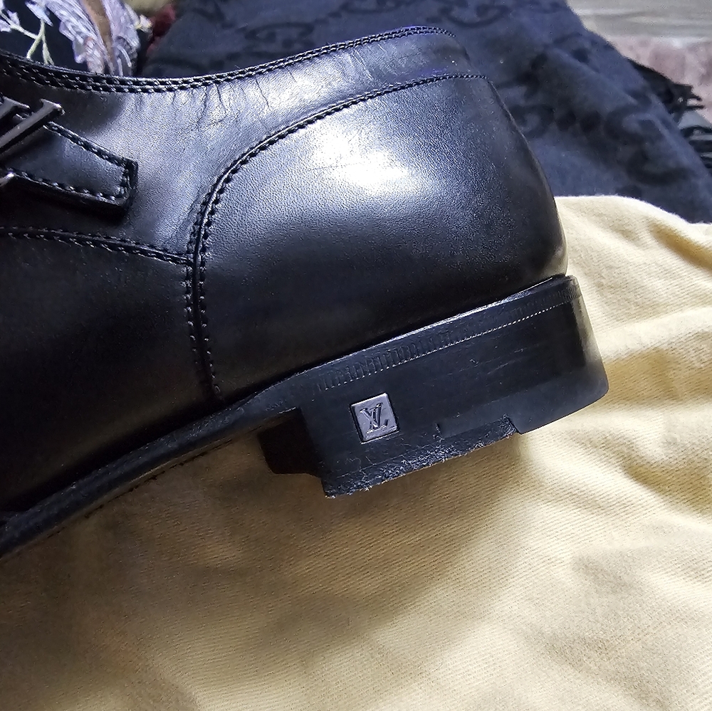 Louis Vuitton Mens Black LV Logo Equinox Shoes Derby Size: 8.5 - Picture 3 of 10